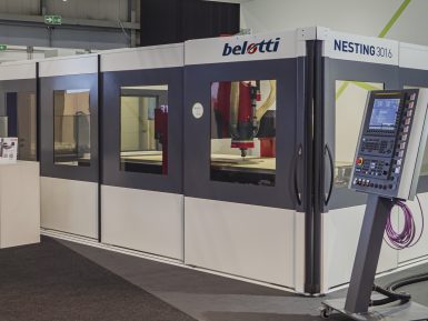 Centre CNC Belotti Nesting 3016 3 axes avec cabine périphérique et ouverture angulaire