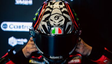 Casque spécial de Marco Bezzecchi pour les 50 ans de Belotti